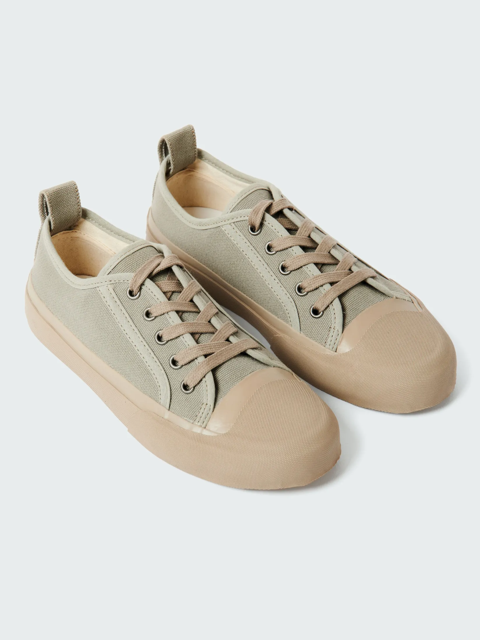 Online Studio Nicholson Byrd Canvas Shoe Khaki