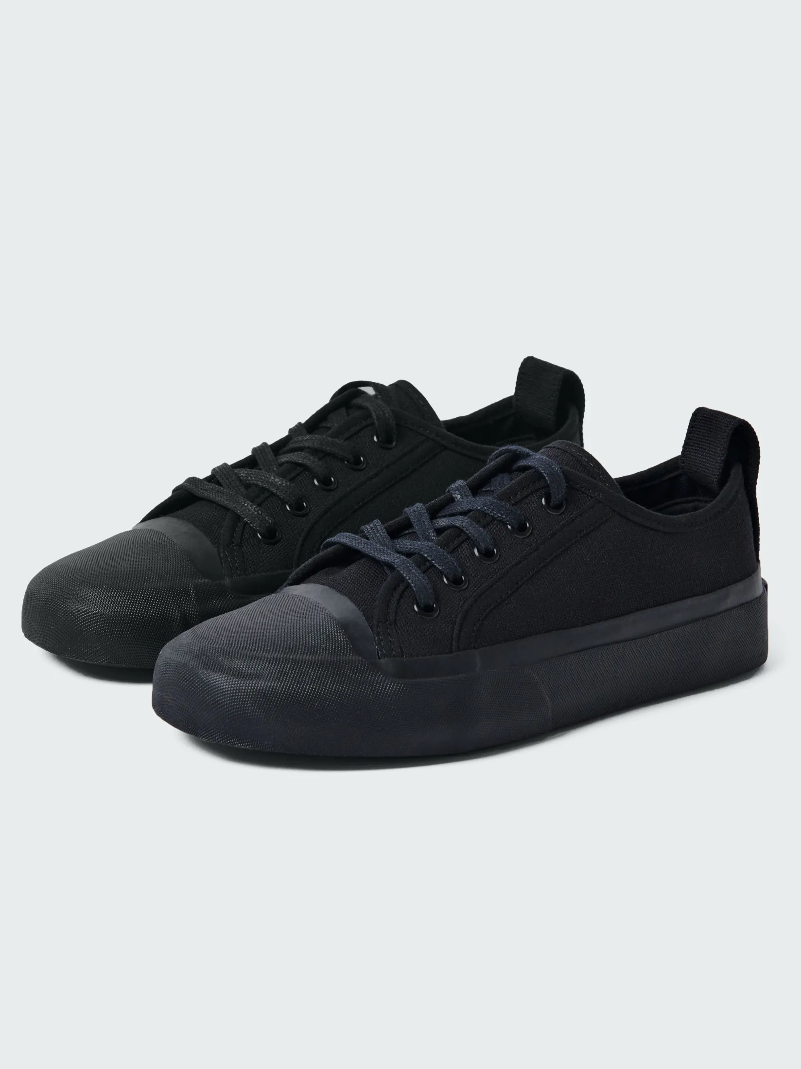 Clearance Studio Nicholson Byrd Canvas Shoe Darkest Navy