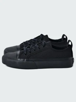 Clearance Studio Nicholson Byrd Canvas Shoe Darkest Navy