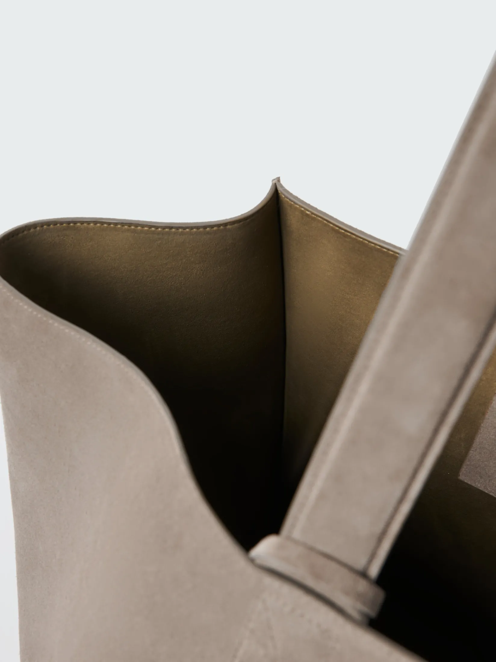 Hot Studio Nicholson Doublet Suede Bag Clay