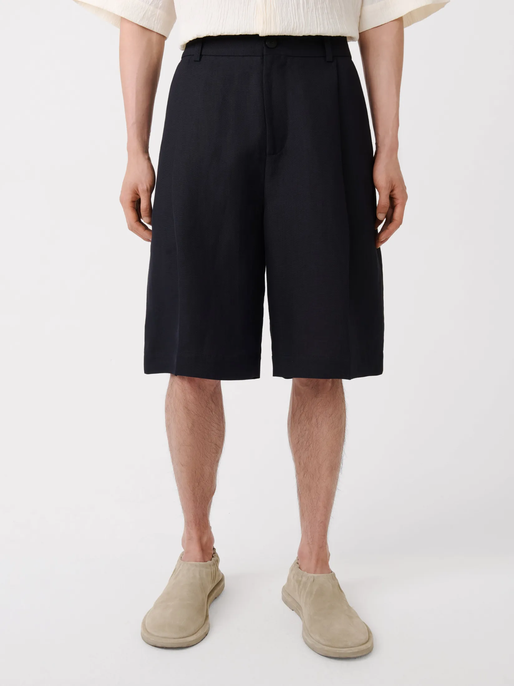 Hot Studio Nicholson Fowld Linen Short Darkest Navy