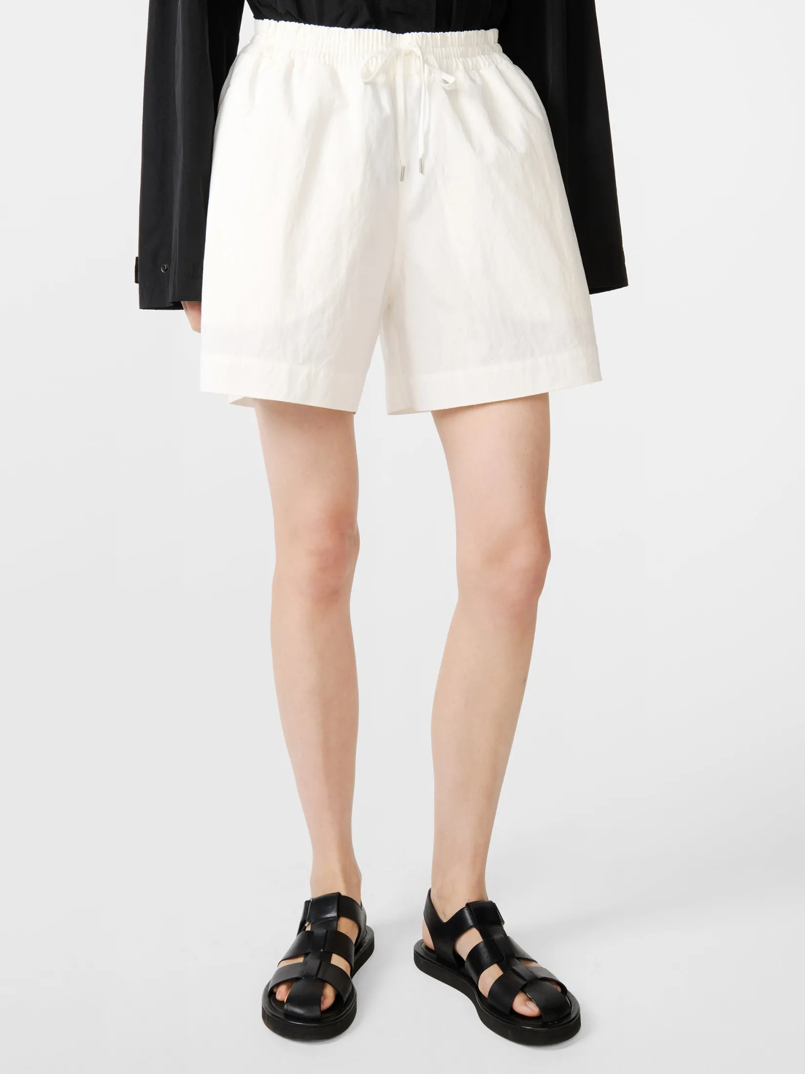 Outlet Studio Nicholson Karya Short Parchment