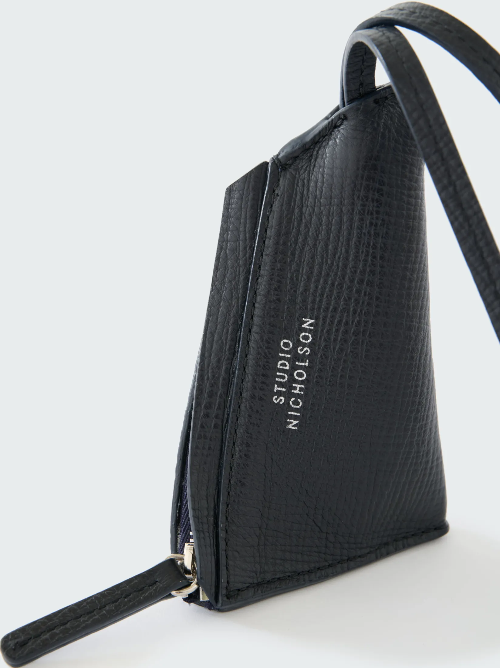 Online Studio Nicholson Pochi Leather Pouch Darkest Navy