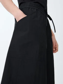 New Studio Nicholson Steel Short Black