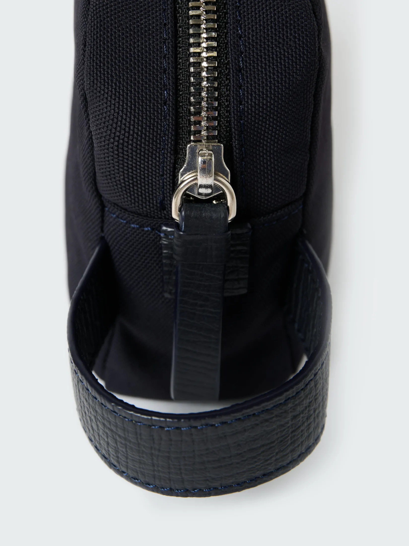 Outlet Studio Nicholson Transit Pouch Darkest Navy