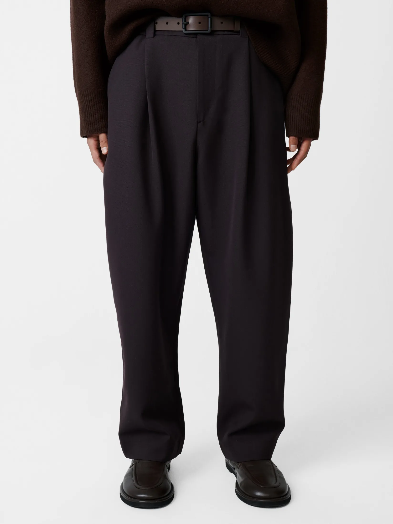 Online Studio Nicholson Tuck Pant Espresso Brown